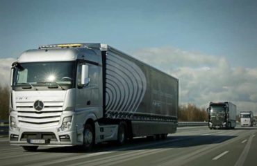 Daimler prueba el platooning en Japón