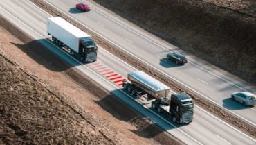 Volvo Trucks Distance Alert